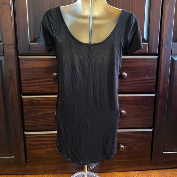 SAVVI SUNSET XS Black Wide Scoop Neck Basic Tee - Picture 7 of 9
